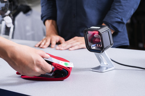 Magellan1500i_black_Checkout_clothing-72